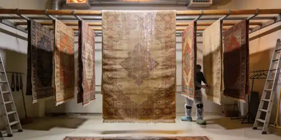 Teppich trocknen – Hängetrocknung bei 65 Grad